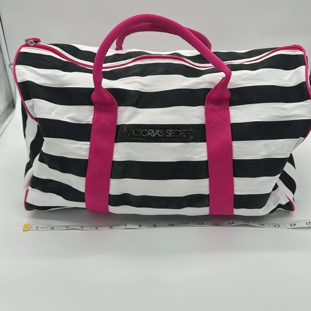 VICTORIA'S SECRET Zip around‎ MEDIUM Bag Shopping/Travel/Striped - Picture 8 of 11